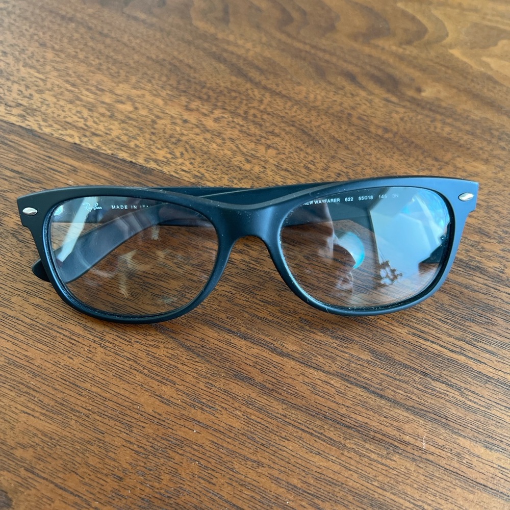Ray-Ban Matte Black New Wayfarer glasses
